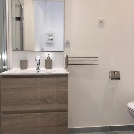 Apartment Le St-thomas, En Centre Reims