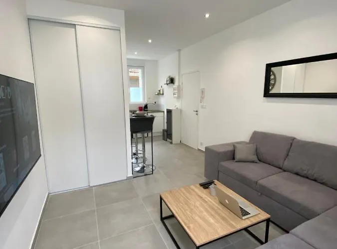 Lägenhet Le Cormicy, Appartement En Centre Ville *